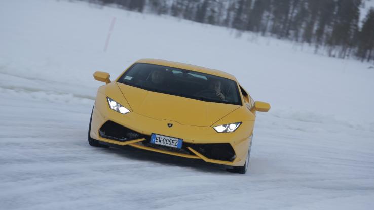 Photo 2015 Lamborghini Huracan LP 610-4 Swedish ice drive yellow 
