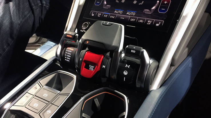 The 2019 Lamborghini Urus drive controller is called tamburo