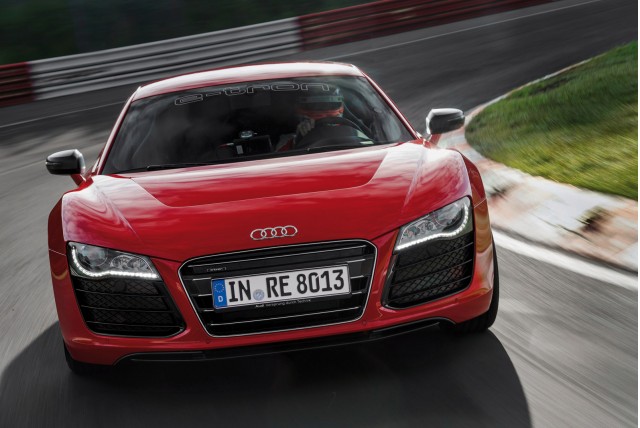 Sx-Z | First Video Of Audi R8 e-tron Setting Nürburgring Record