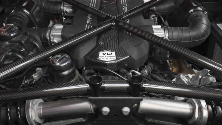 2016 Lamborghini Aventador SV engine