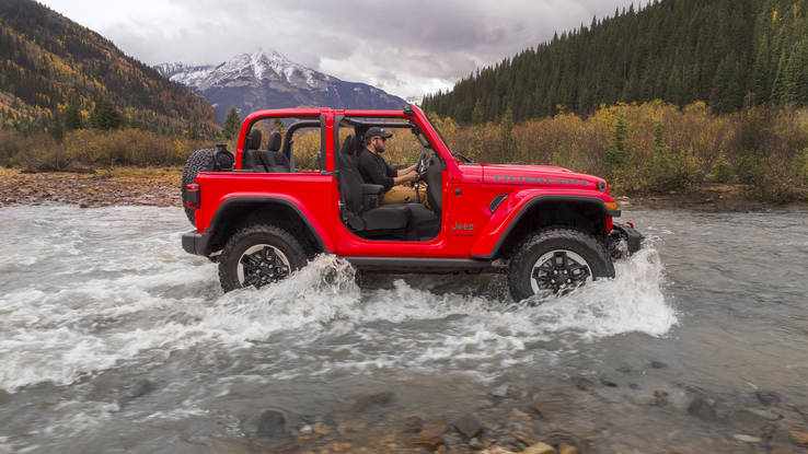 2018 Jeep Wrangler JL Rubicon in river profile