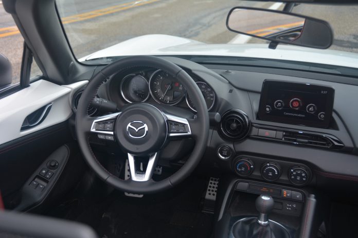 Mazda MX-5 Interior