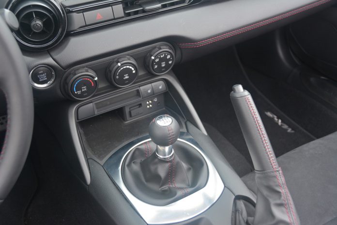 Mazda MX-5 Manual