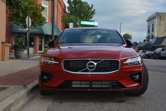 2019 Volvo S60 Front