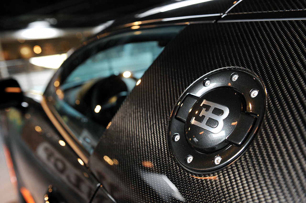 Sx-Z | Bugatti Veyron 16.4 Super Sport World Record Edition visits the Mullin Museum