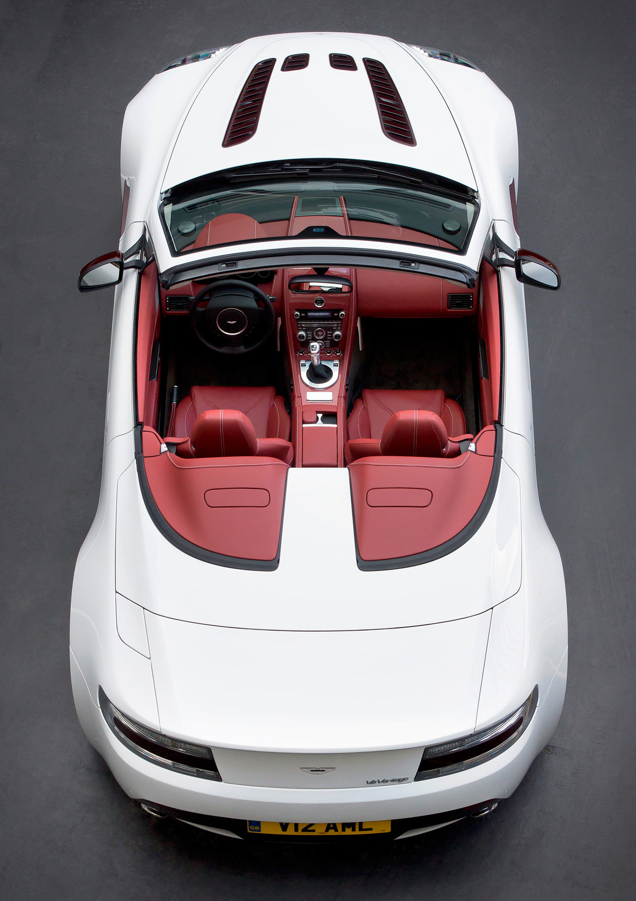 Sx-Z | 2013 Aston Martin V12 Vantage Roadster