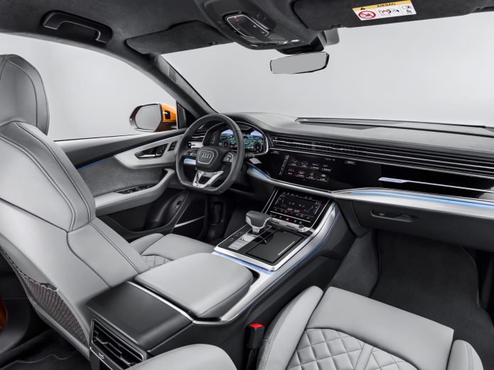 Audi Q8 Studio Photos