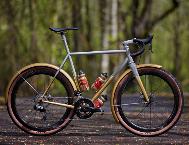Can’t Afford a Custom Bike? Look at Photos of This One Anyway