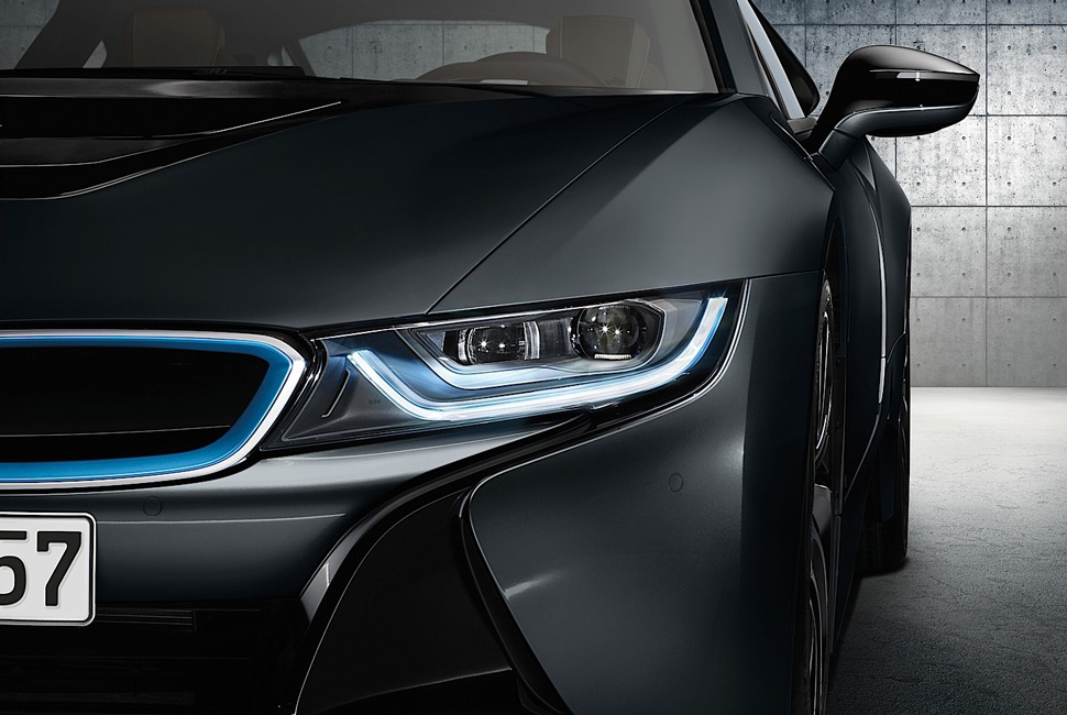 BMW-i8-Laser-Lights-Gear-Patrol