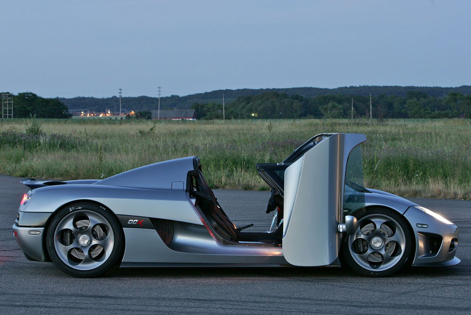 koenigsegg-ccx-doors-gear-patrol