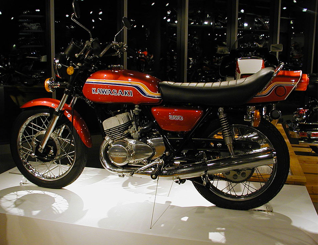 vintage-motorcycles-gear-patrol-kawasaki-triple
