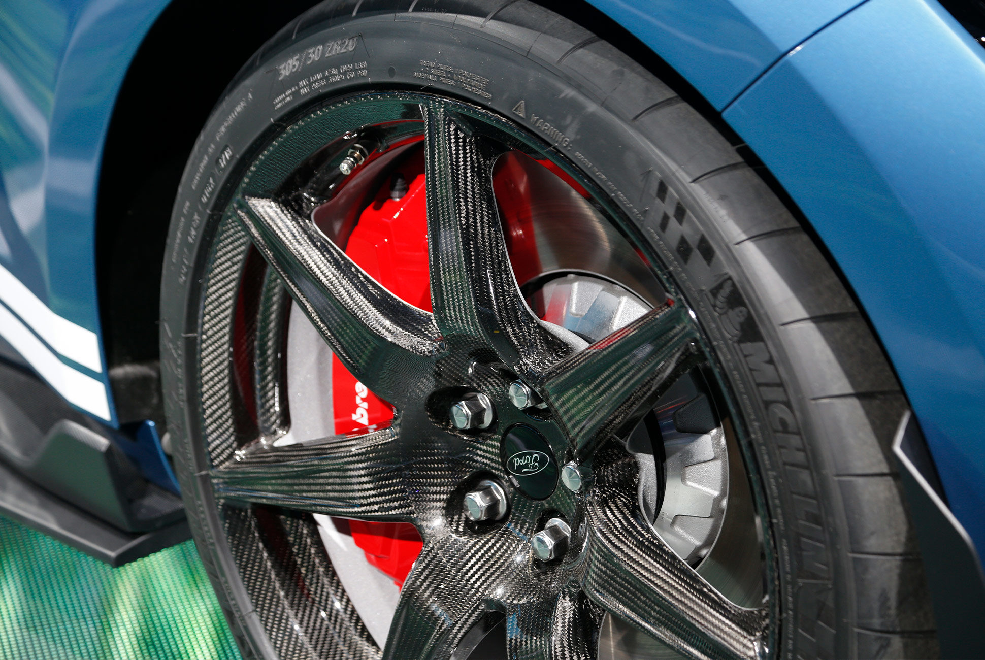 DAS-Best-Details-Gear-Patrol-GT500-Slide-2