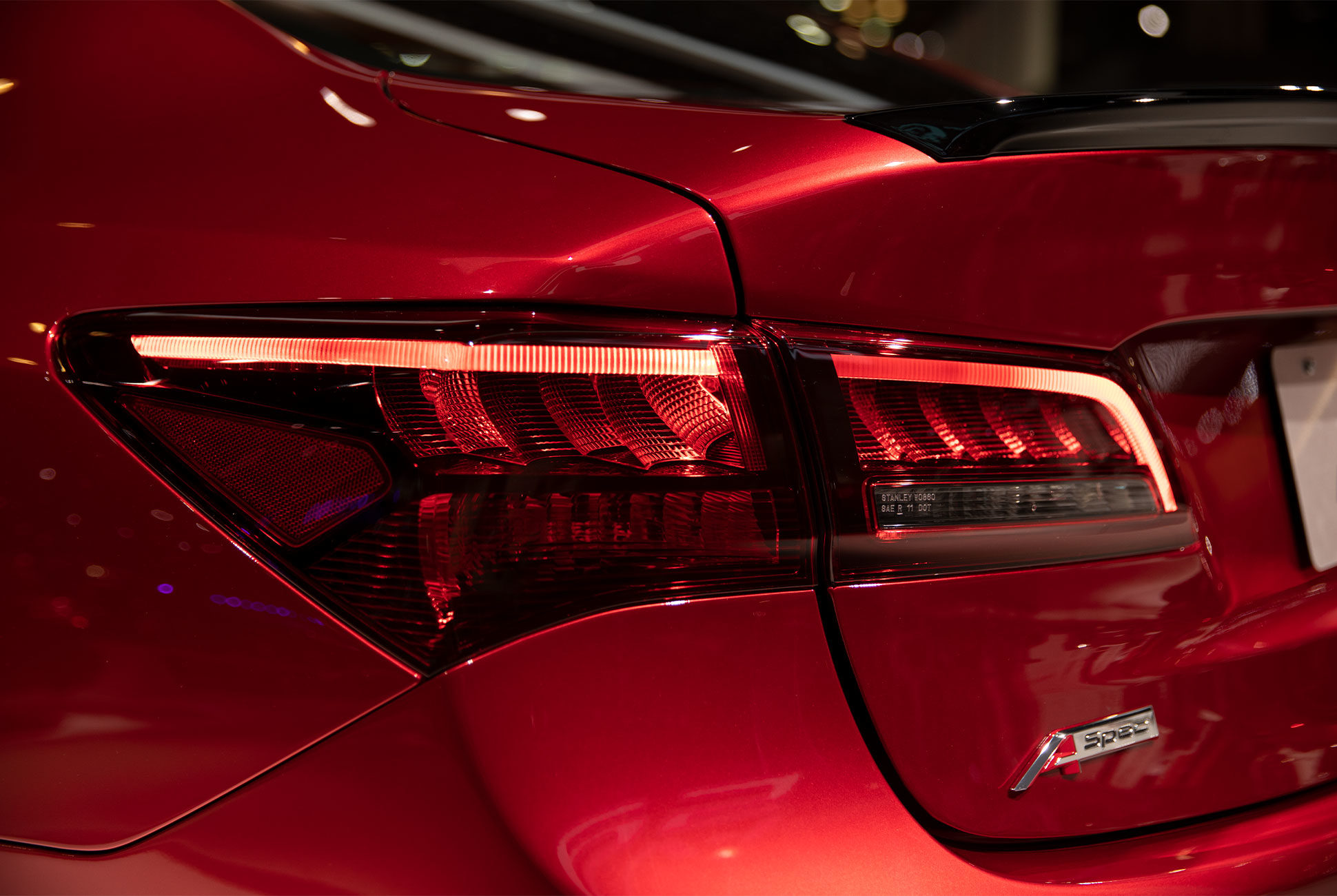 NYIAS-Details-Gear-Patrol-TLX-Slide-1