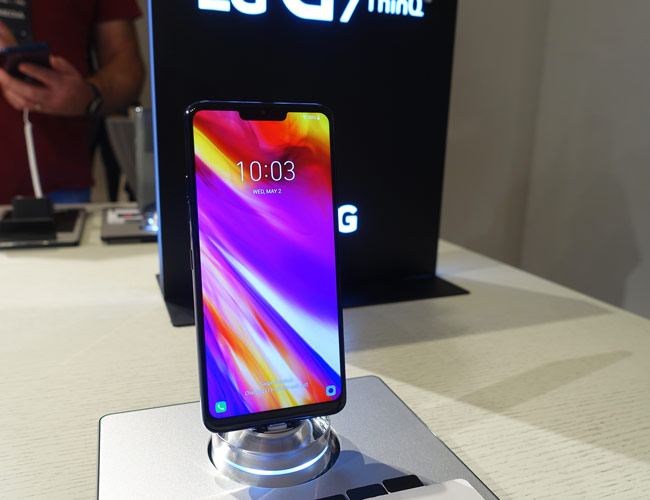 The LG G7 Looks Like an iPhone X, But Has a Brighter Screen, a Smarter Camera and a Built-in DAC
