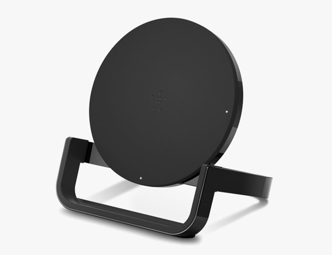 This Wireless Fast Charger Brings Modern Flair to Your Workspace