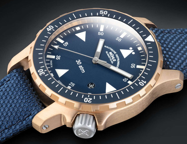 This Dive Watch Proves Bronze Cases and Blue Dials Belong Together