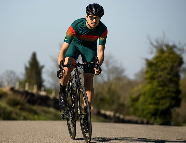 Giro’s New Cycling Shoe Lets Serious Cyclists Lighten Up