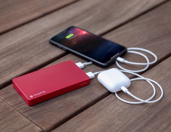 This Pocketable Power Bank Is the Backup Battery Your iPhone Needs