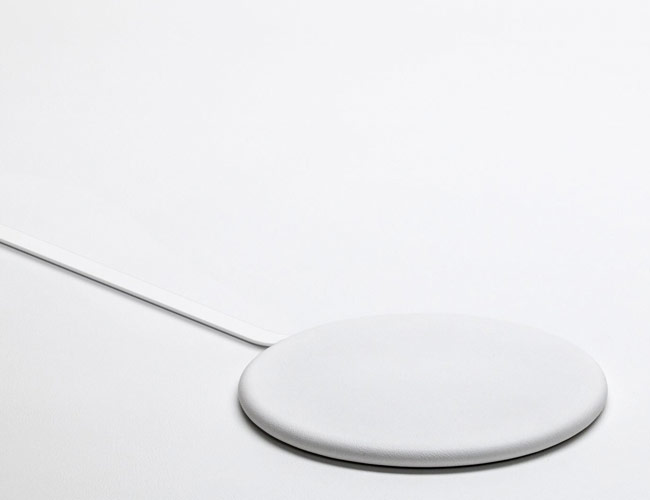 This Is the Thinnest Wireless iPhone Charger I’ve Seen