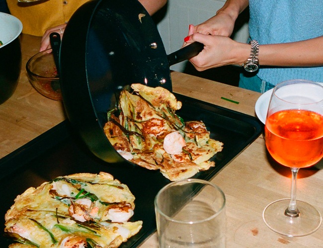 These Pots and Pans Were Designed to Teach You How to Cook