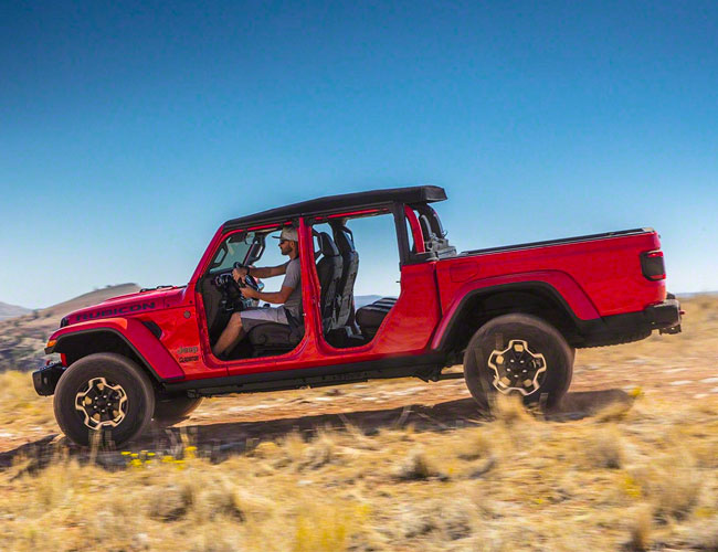 Stop Everything and Lease a Jeep Gladiator Right Now