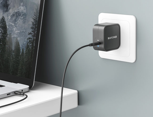 This Tiny Wall Charger Is the Perfect MacBook Travel Accessory