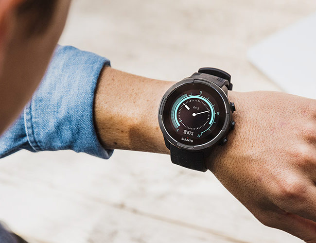 You’re in Control of the Battery Life of This New GPS Watch