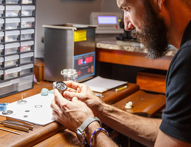 In the Heart of the South, a Man Keeps Vintage Watch Collecting Alive