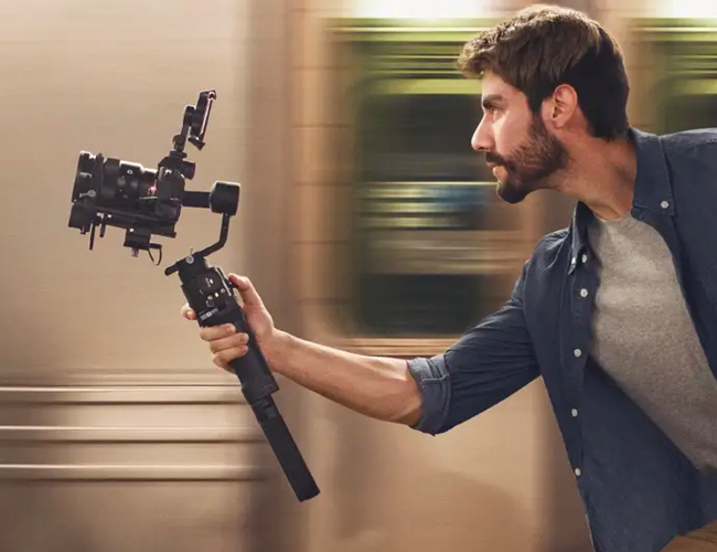 DJi’s Ronin-S Might Be the Perfect Handheld Gimbal for Mirrorless Cameras