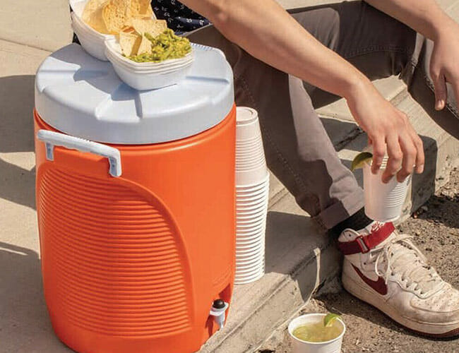 This Is the Tailgating Cocktail to End All Tailgating Cocktails