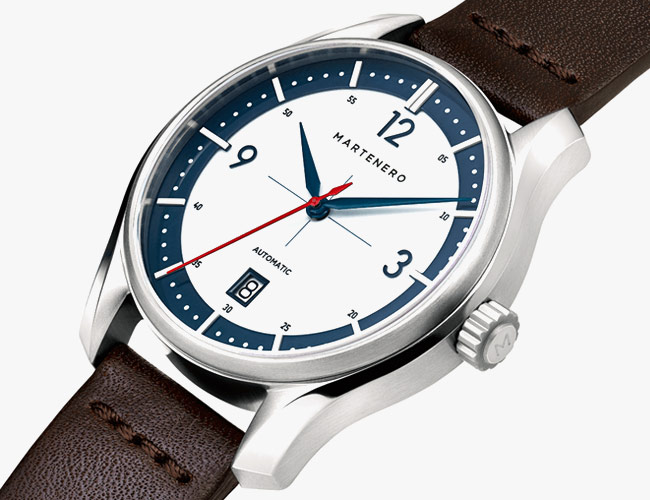 This Affordable Mechanical Watch Can Dress Both Up and Down