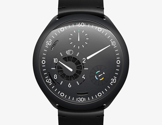 Smartwatch or Mechanical Watch? This Revolutionary Design Is Both