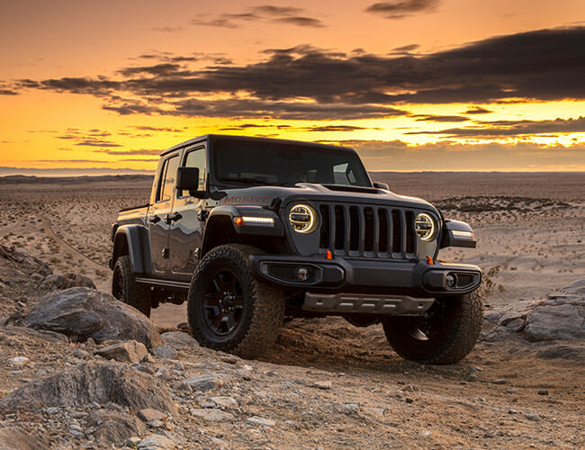 Jeep’s Badass New Gladiator Wants to Destroy the Ford Raptor
