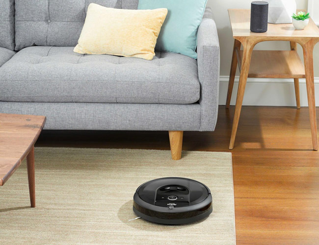The New Roomba Empties Dirt on its Own and Figures Out the Fastest Way to Clean Your House