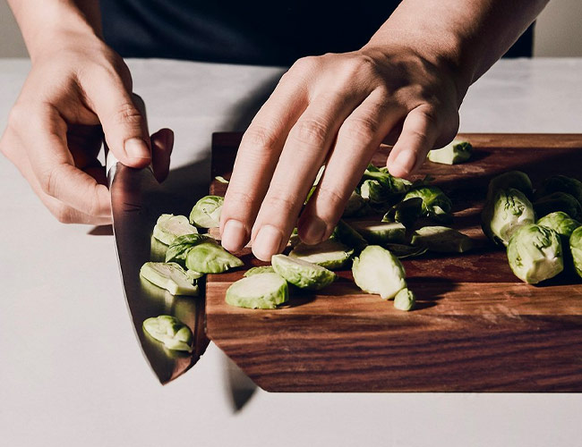 This $60 Wood Cutting Board Is Smart Without Being Fussy