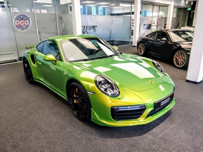 Porsche PTS Phyton Green Chromaflair
